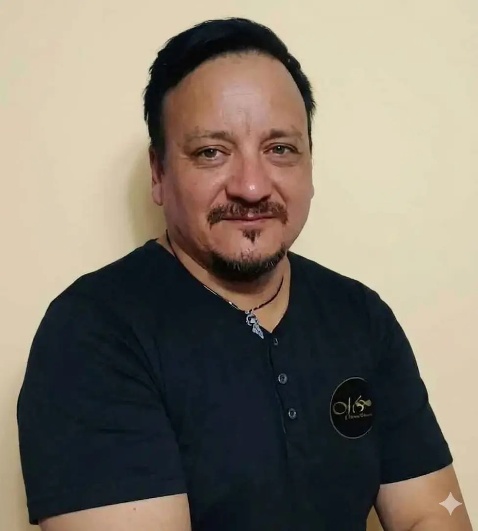 Eduardo Flores, vendedor terreno en Parcelas Tu Refugio